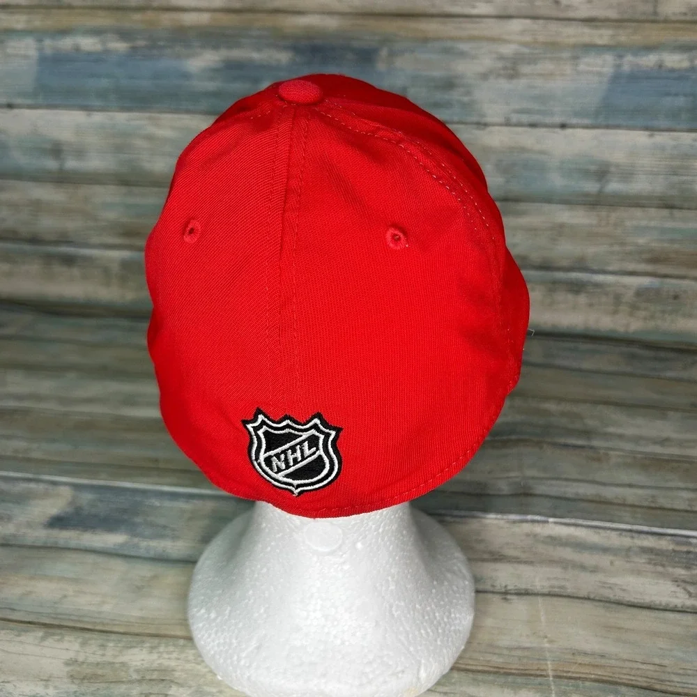 Chicago Blackhawks Hat Fitted L/XL Red Retro NHL Hockey Reebok Center‎ Ice